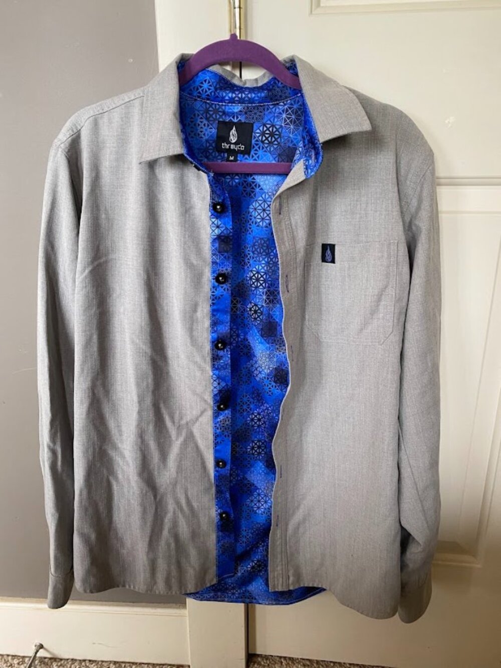 Threyda Long Sleeve Button Down Shirt (Medium)